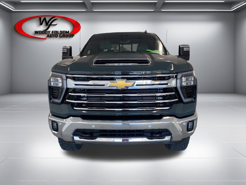 Used 2026 Chevrolet Silverado 2500 LTZ w/ LTZ Convenience Package AWD/4WD image 2