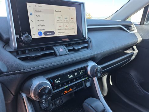 Used 2025 Toyota RAV4 XLE AWD/4WD image 11