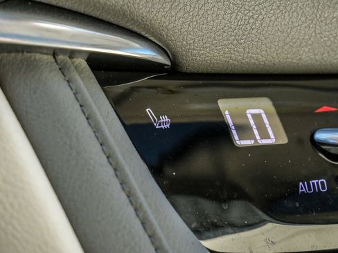 Used 2017 Cadillac XT5 Luxury w/ Driver Awareness Package FWD image 35