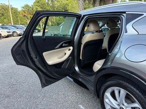 Used 2017 INFINITI QX30 Premium w/ Navigation Package FWD image 20