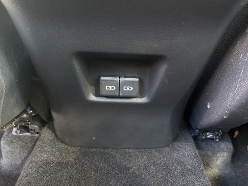 Used 2022 Toyota RAV4 XLE Premium image 21