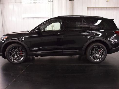 New 2026 Ford Explorer ST image 4