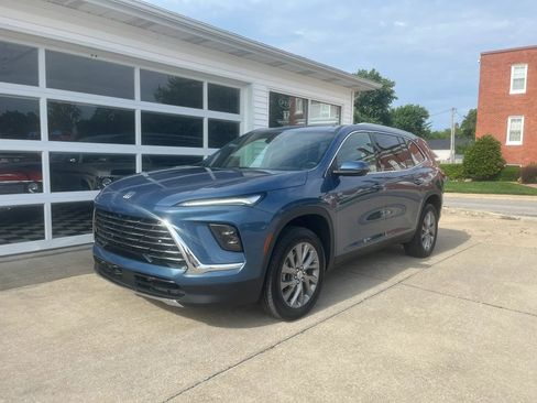 Used 2026 Buick Enclave Preferred FWD image 1