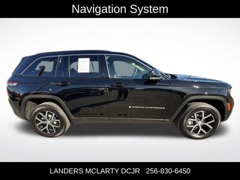 Used 2025 Jeep Grand Cherokee Limited w/ Luxury Tech Group II image 8