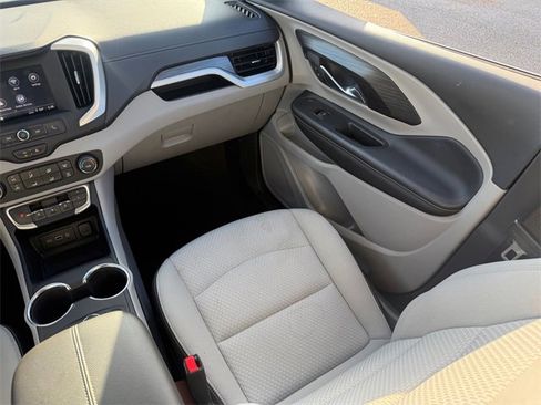 Used 2024 GMC Terrain SLE image 25