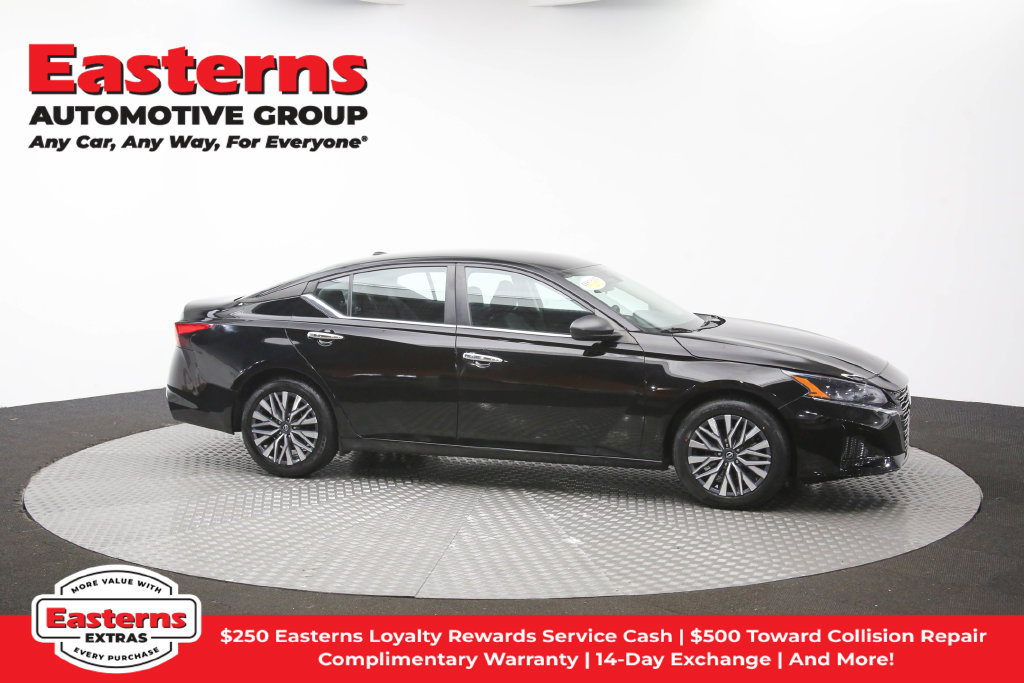 Used 2024 Nissan Altima 2.5 SV FWD image 43