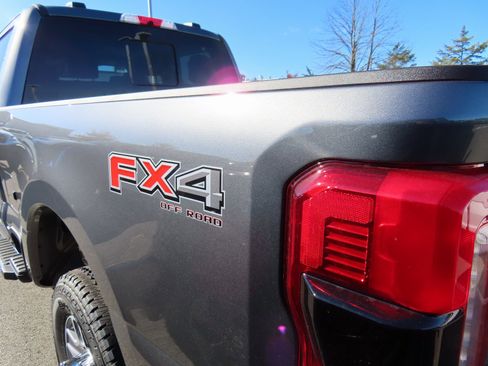 New 2026 Ford F250 Lariat w/ FX4 Off-Road Package image 6