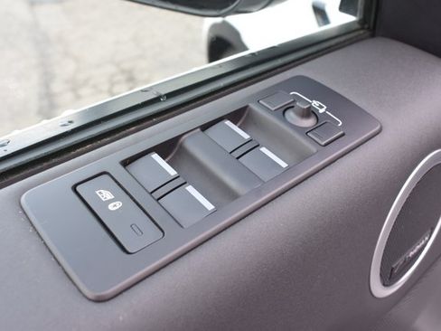 Used 2024 Land Rover Discovery S AWD/4WD image 12