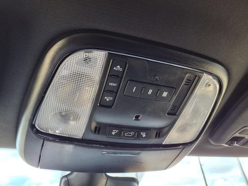 Used 2024 Dodge Durango GT AWD/4WD image 14