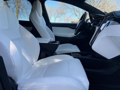 Used 2019 Tesla Model X 75D image 26
