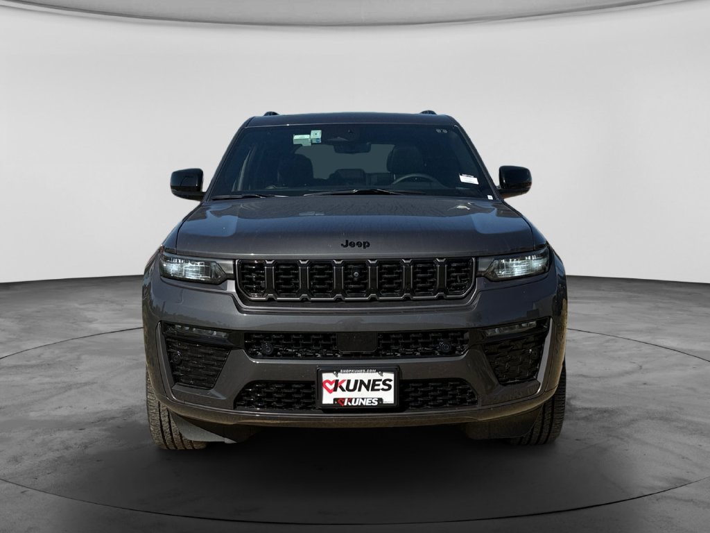 Used 2026 Jeep Grand Cherokee Limited AWD/4WD image 3