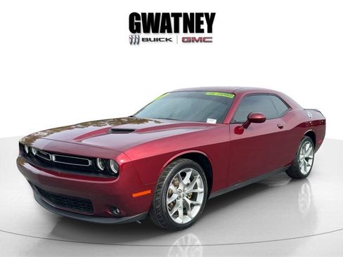 Used 2023 Dodge Challenger SXT w/ Plus Package image 3