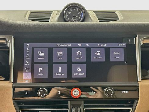 Certified 2026 Porsche Macan S AWD/4WD image 17