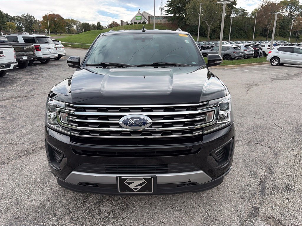 Used 2019 Ford Expedition Max XLT w/ Equipment Group 202A AWD/4WD image 2