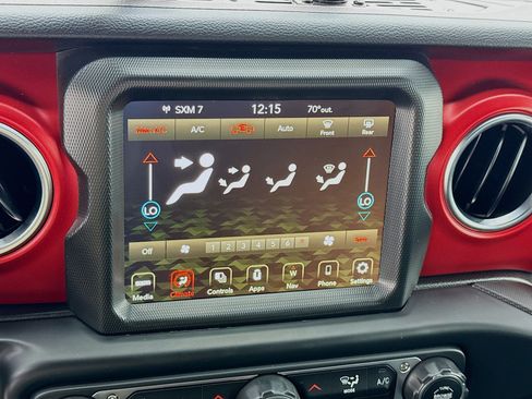 Used 2022 Jeep Gladiator Rubicon AWD/4WD image 12
