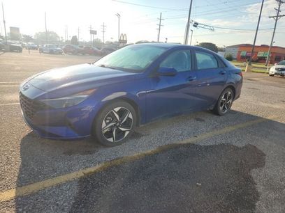Used 2023 Hyundai Elantra SEL w/ Convenience Package