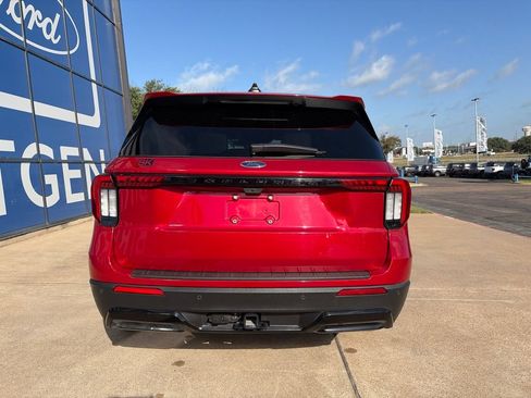 Used 2025 Ford Explorer ST-Line w/ Premium Package RWD image 6