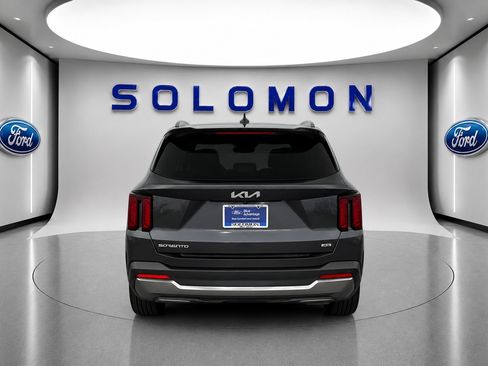 Used 2024 Kia Sorento S w/ Panoramic Sunroof Package AWD/4WD image 6
