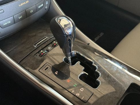 Used 2010 Lexus IS 350 w/ Preferred Accessory Package RWD image 22