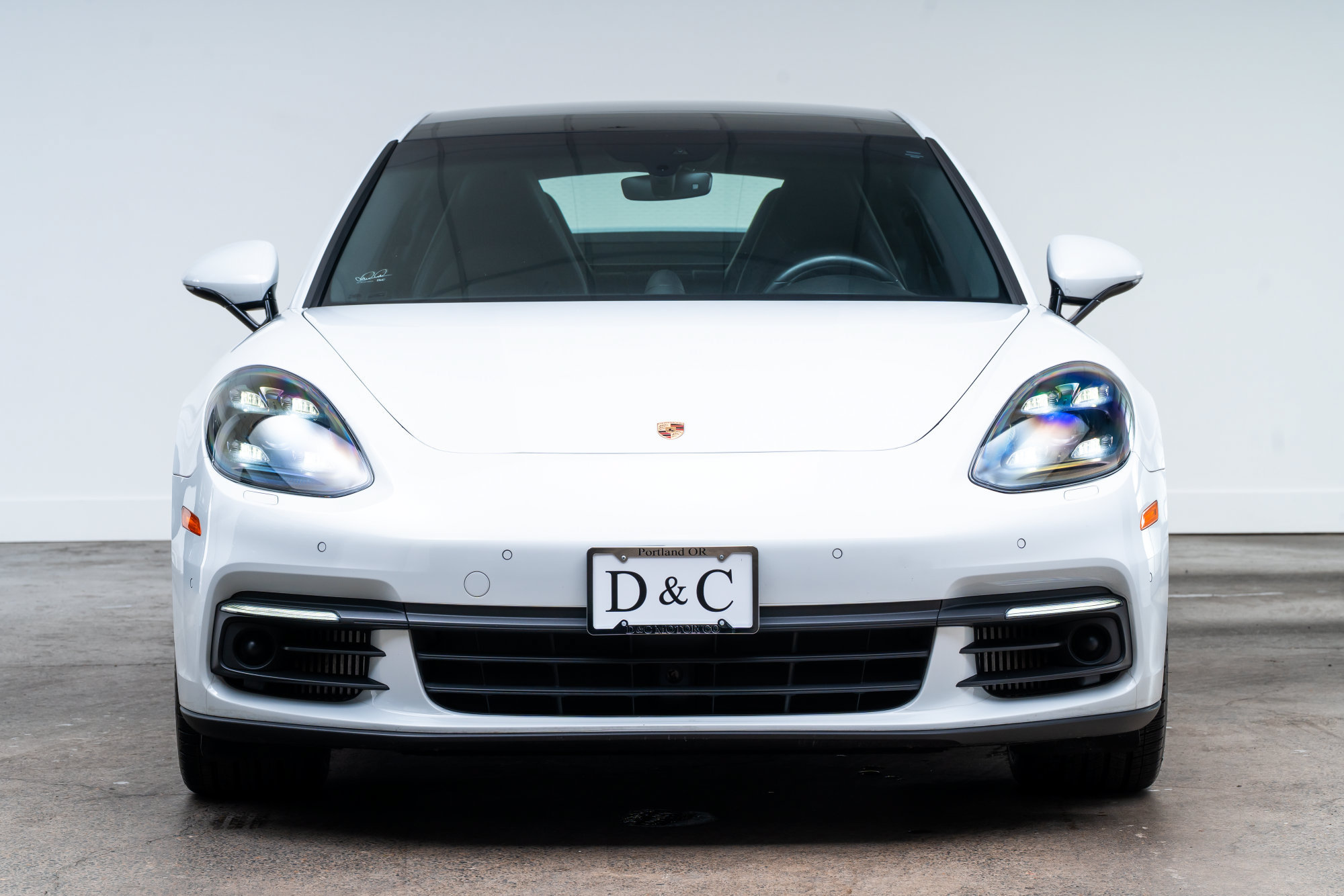 Used 2018 Porsche Panamera 4 AWD/4WD image 2
