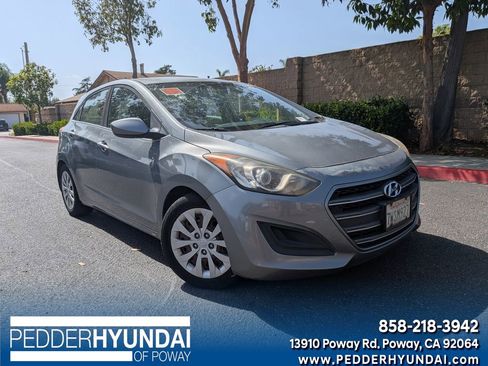 Used 2017 Hyundai Elantra GT FWD image 1