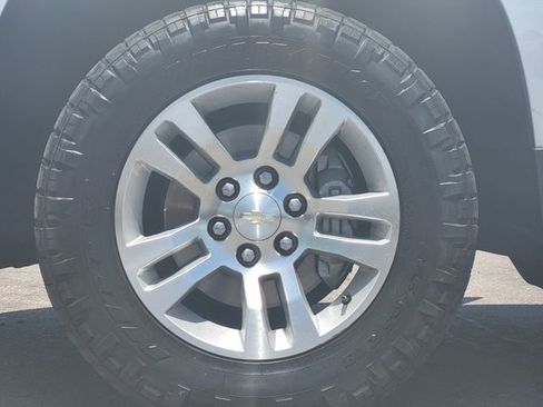 Used 2020 Chevrolet Silverado 1500 Custom w/ Custom Value Package RWD image 7