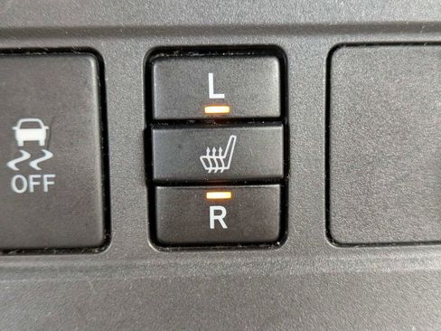 Used 2010 Toyota RAV4 Limited image 27