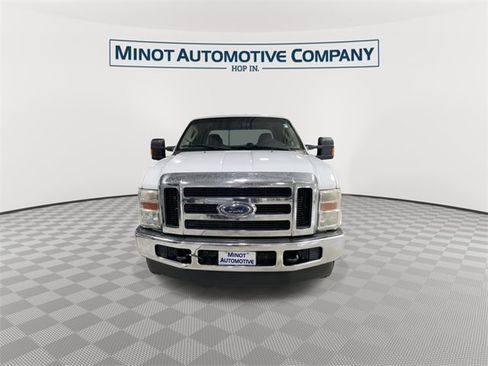 Used 2010 Ford F250 XLT image 3