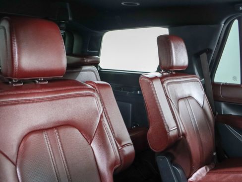 Used 2022 Ford Expedition Limited image 30
