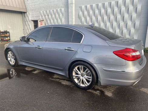 Used 2014 Hyundai Genesis 3.8 image 8