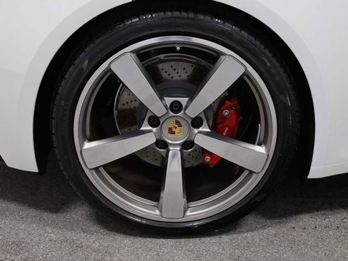 Certified 2024 Porsche 911 Targa 4S image 39