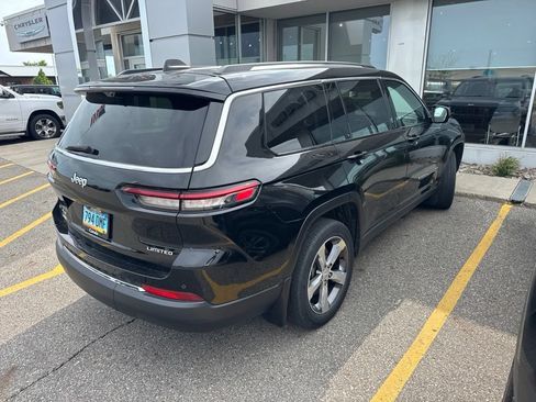 Used 2021 Jeep Grand Cherokee L Limited w/ Luxury Tech Group II AWD/4WD image 3