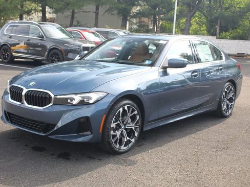 New 2026 BMW 330i xDrive Sedan w/ Premium Package AWD/4WD image 4