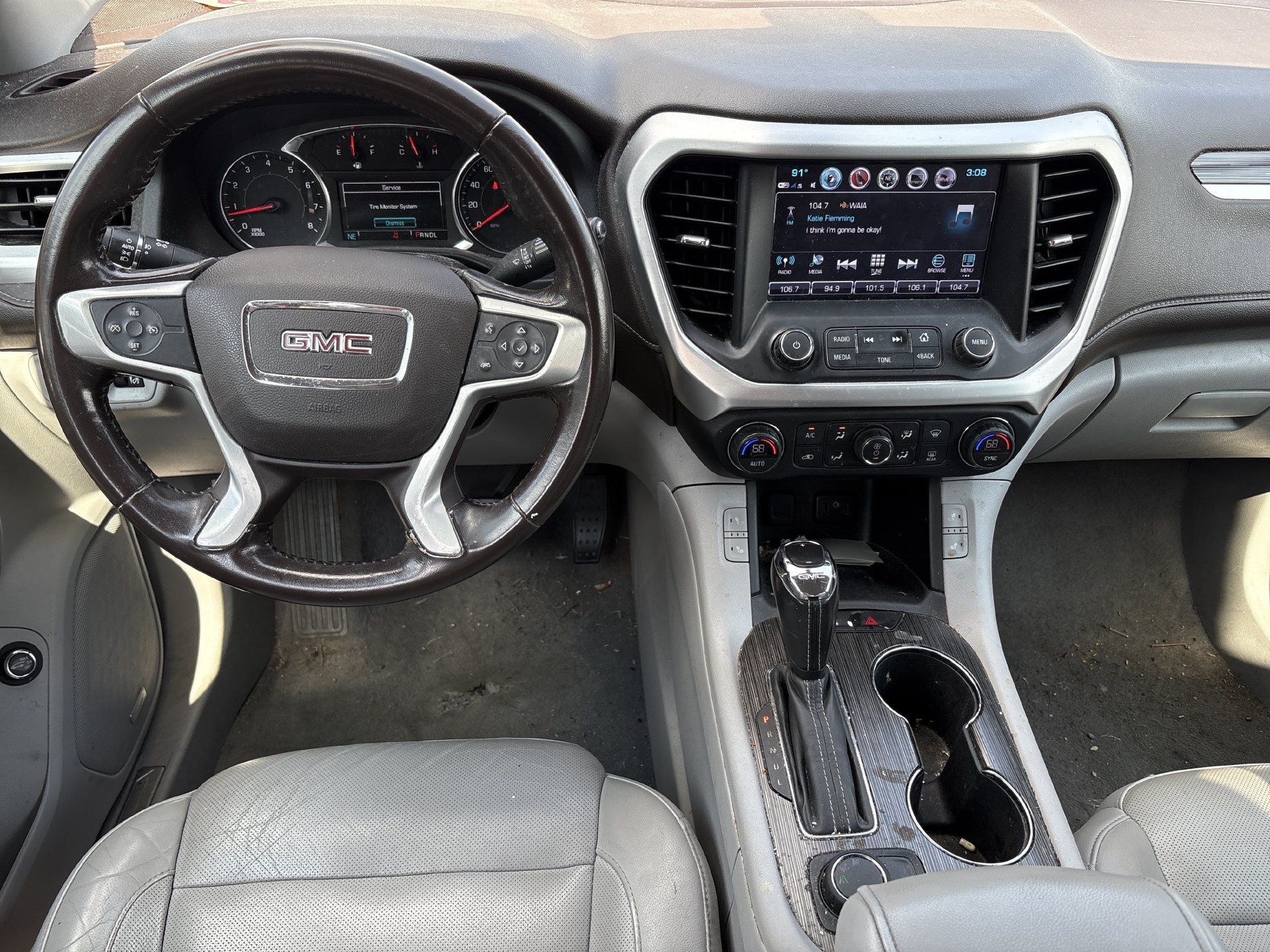 Used 2019 GMC Acadia SLT FWD image 2