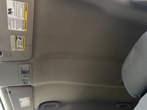 Used 2022 Nissan Titan SV RWD image 32