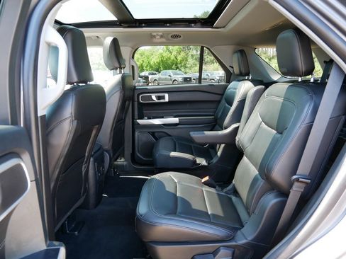 Used 2023 Ford Explorer XLT w/ Equipment Group 202A AWD/4WD image 11