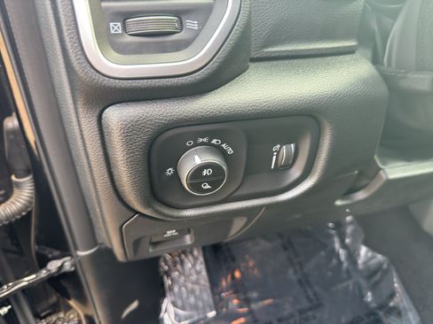 New 2026 RAM 1500 Express AWD/4WD image 19