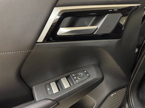 New 2026 Mitsubishi Outlander SE image 7