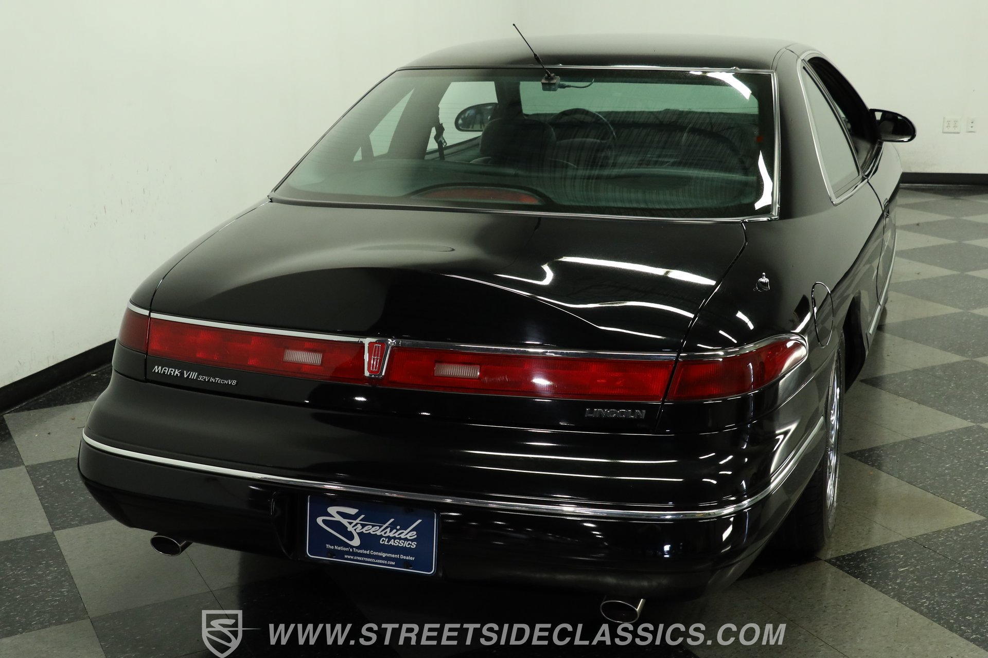 Used 1996 Lincoln Mark VIII RWD image 10