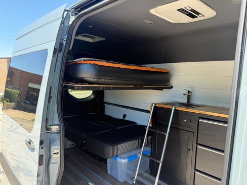 Used 2020 Mercedes-Benz Sprinter 2500 w/ Comfort Plus Package image 30