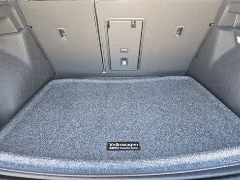 New 2026 Volkswagen Taos SEL image 24