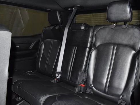 Used 2024 Jeep Wagoneer Series II image 39