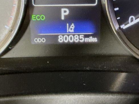 Used 2018 Lexus IS 300 w/ Comfort Package RWD image 16