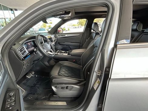 Used 2024 Volkswagen Atlas Cross Sport SEL Premium R-Line image 16