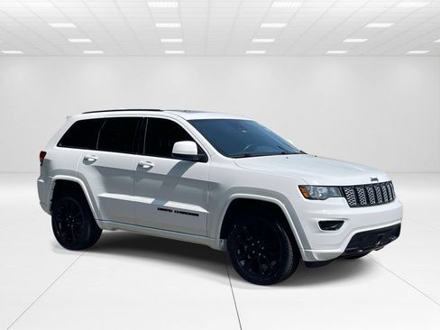 Used 2021 Jeep Grand Cherokee Laredo X AWD/4WD image 1