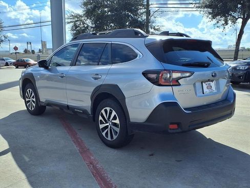 Certified 2025 Subaru Outback Premium image 2