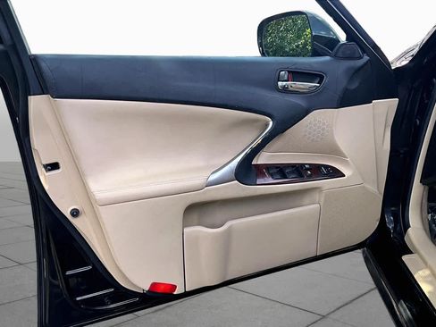 Used 2007 Lexus IS 250 w/ Premium Pkg RWD image 21