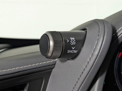 Used 2024 Lexus LC 500 Convertible image 33