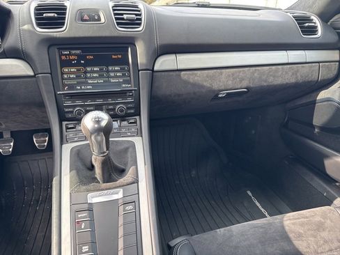 Used 2016 Porsche Cayman GT4 image 9