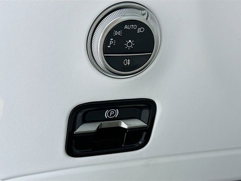 Used 2026 Mercedes-Benz Maybach SL 680 image 11